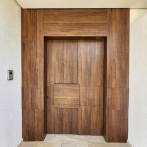 porte Semi massif contreplaqué 2 face Chene Teinté Noyer  largeur avec habillage 2.5  m hauteur avec habillage 3 m 